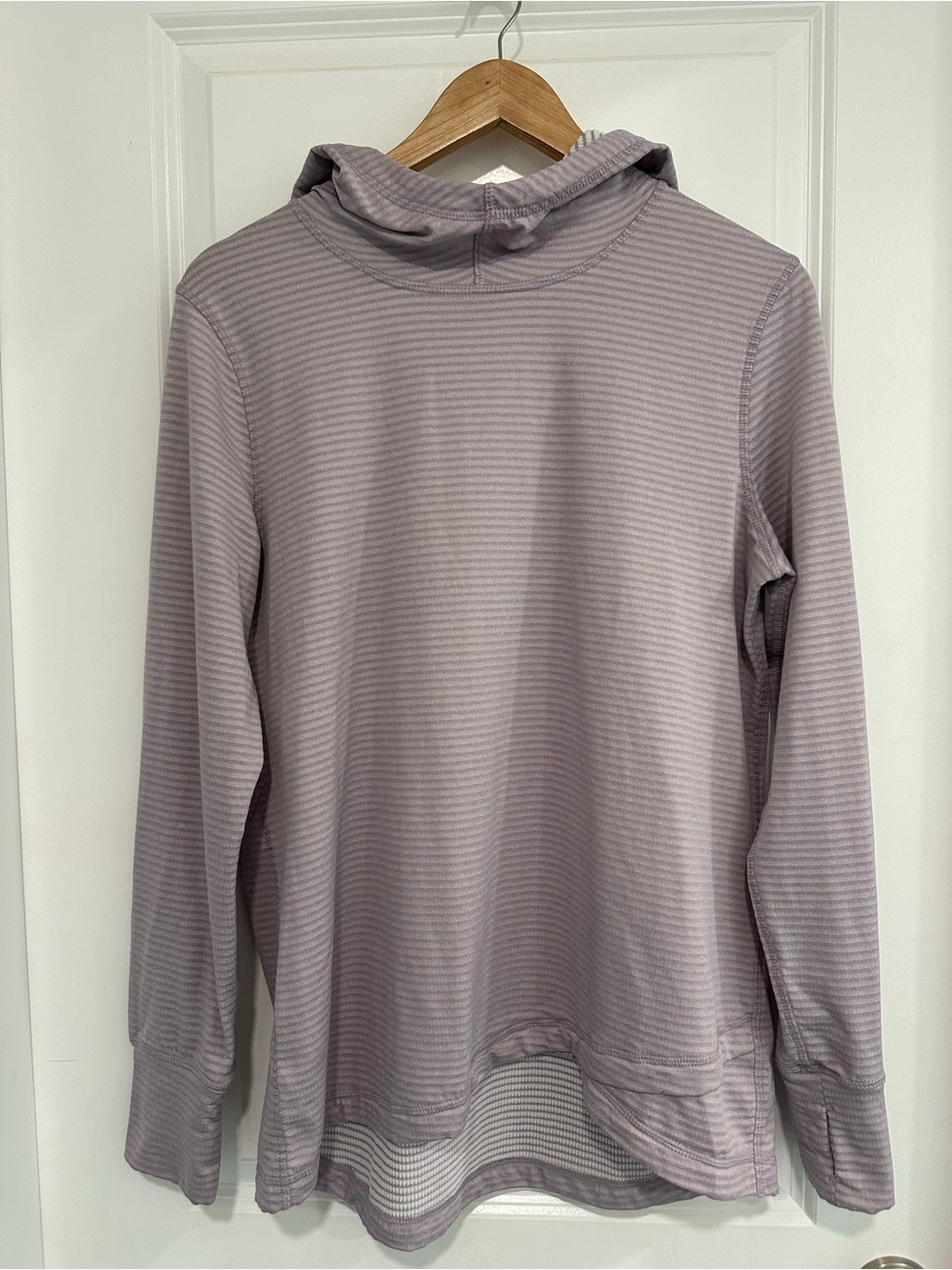 Eddie Bauer Lavender Striped Lightweight Long Sleeve Hoodie Women’s Large